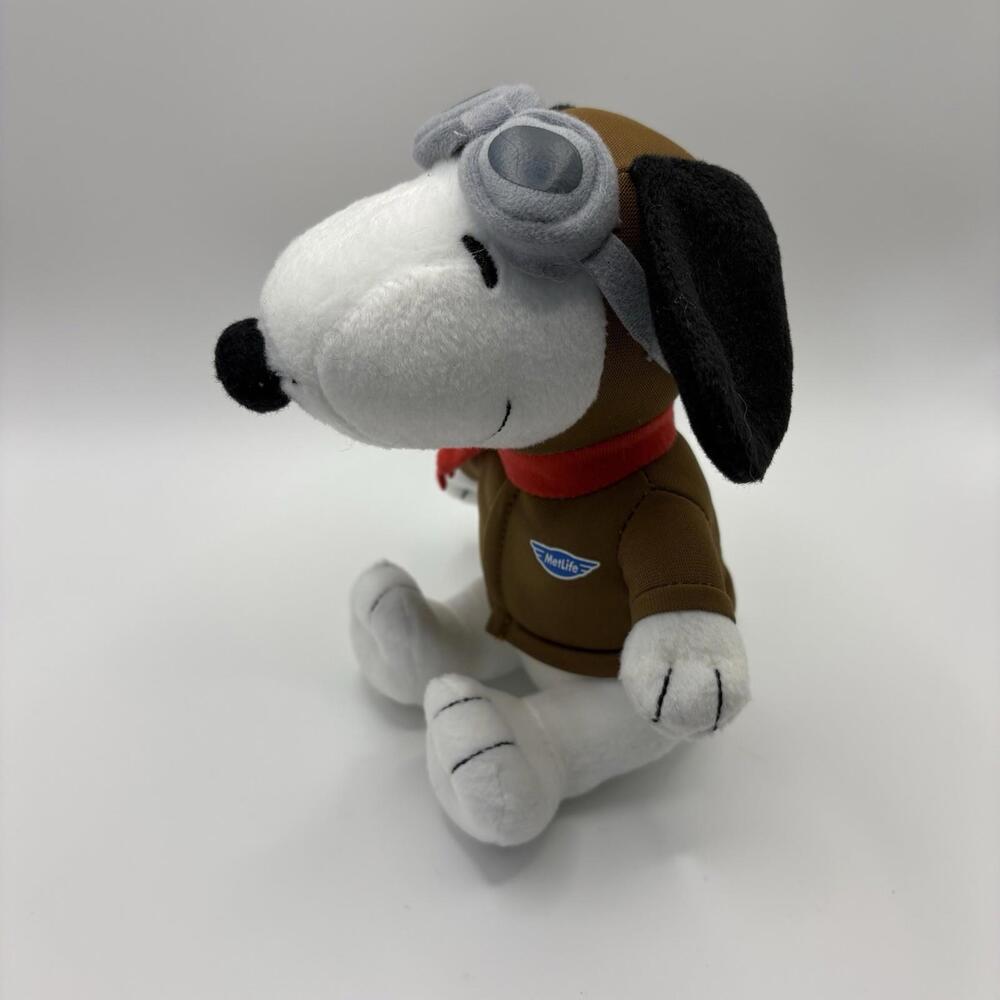 Snoopy Red Barron Plush MetLife 6" Tall  Sitting Peanuts